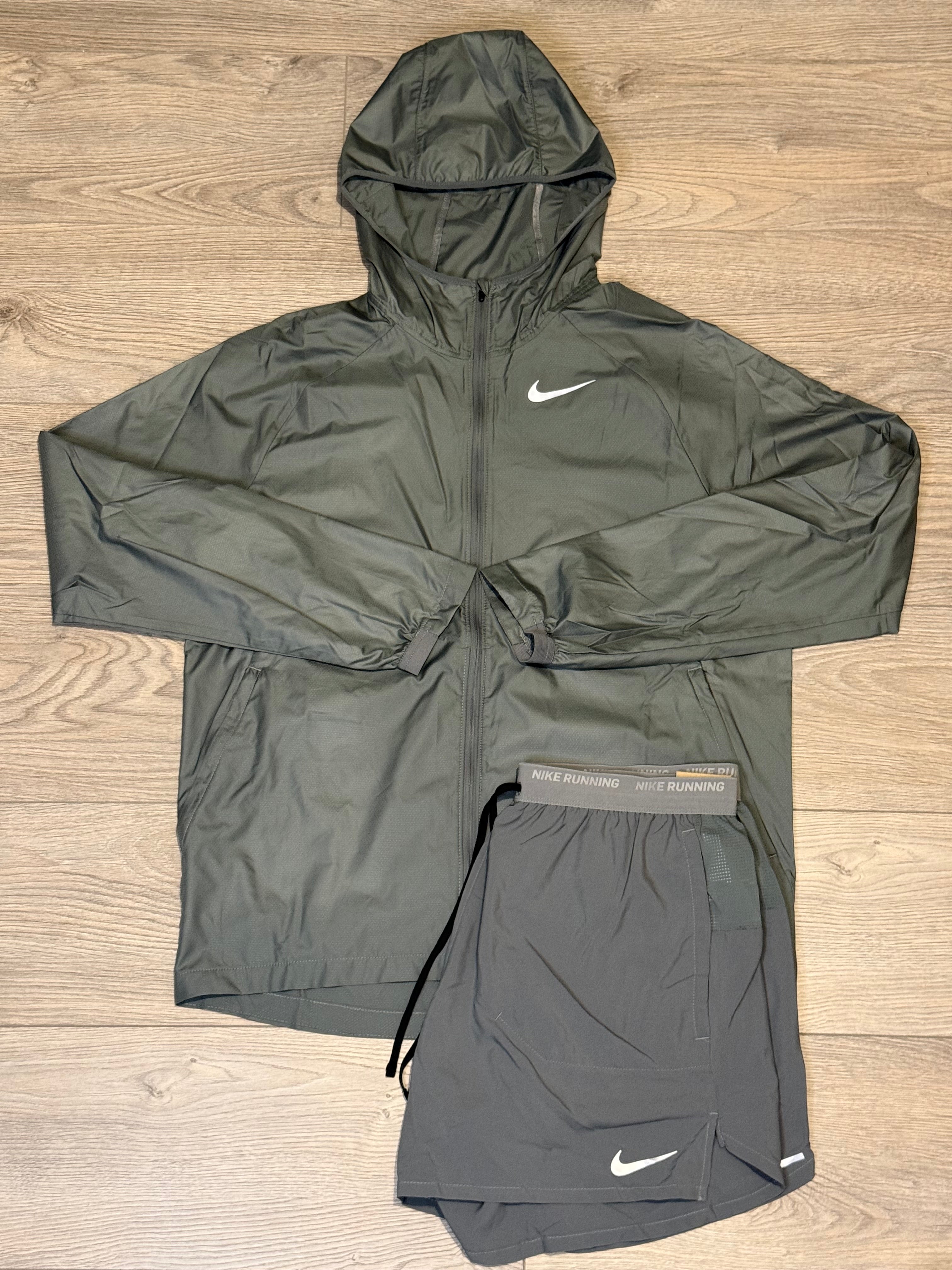 Nike essentials 2 piece set “grey”