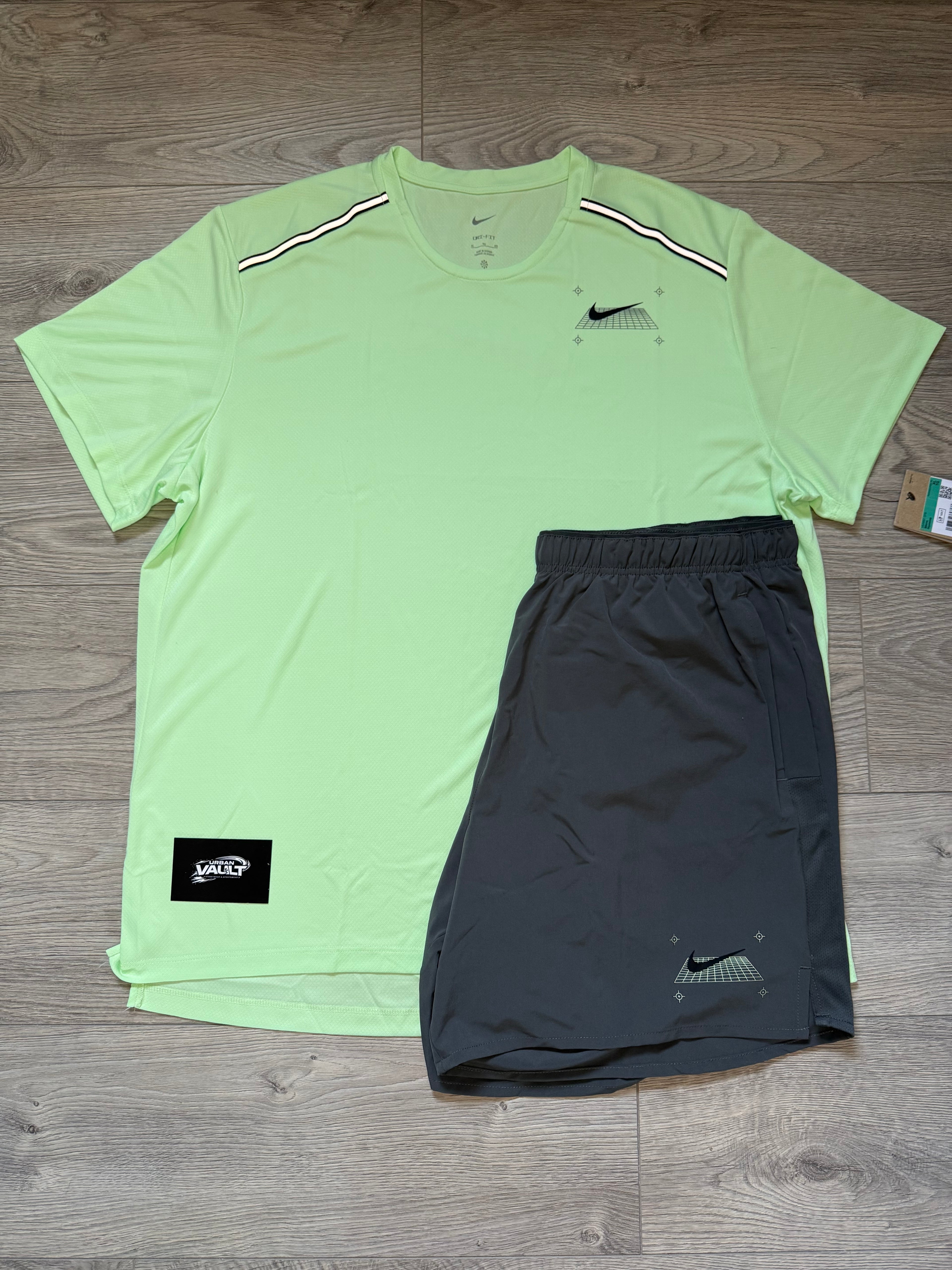 Nike two piece set “Neon/grey”