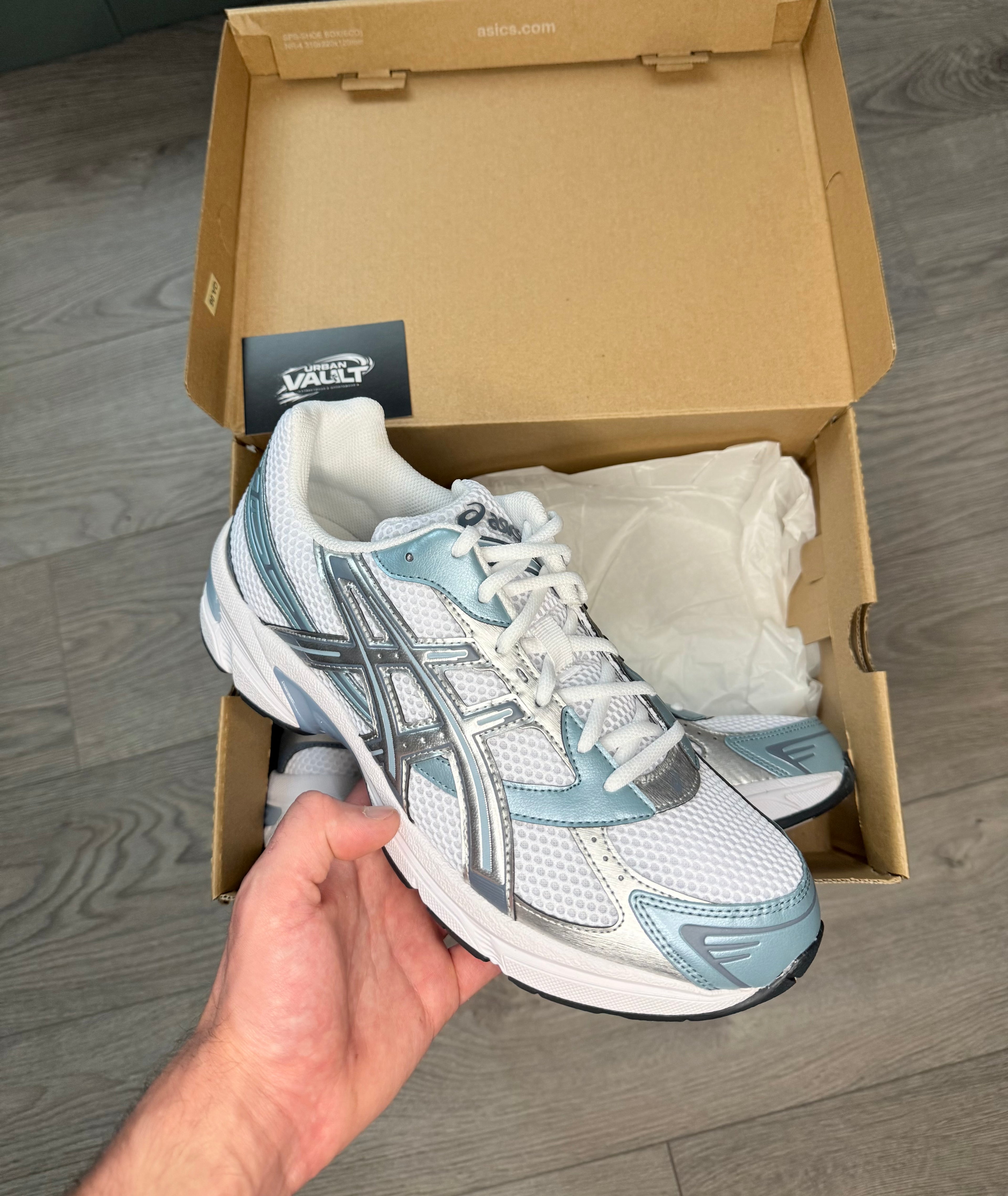 ASICS gel-1130 sharkskins